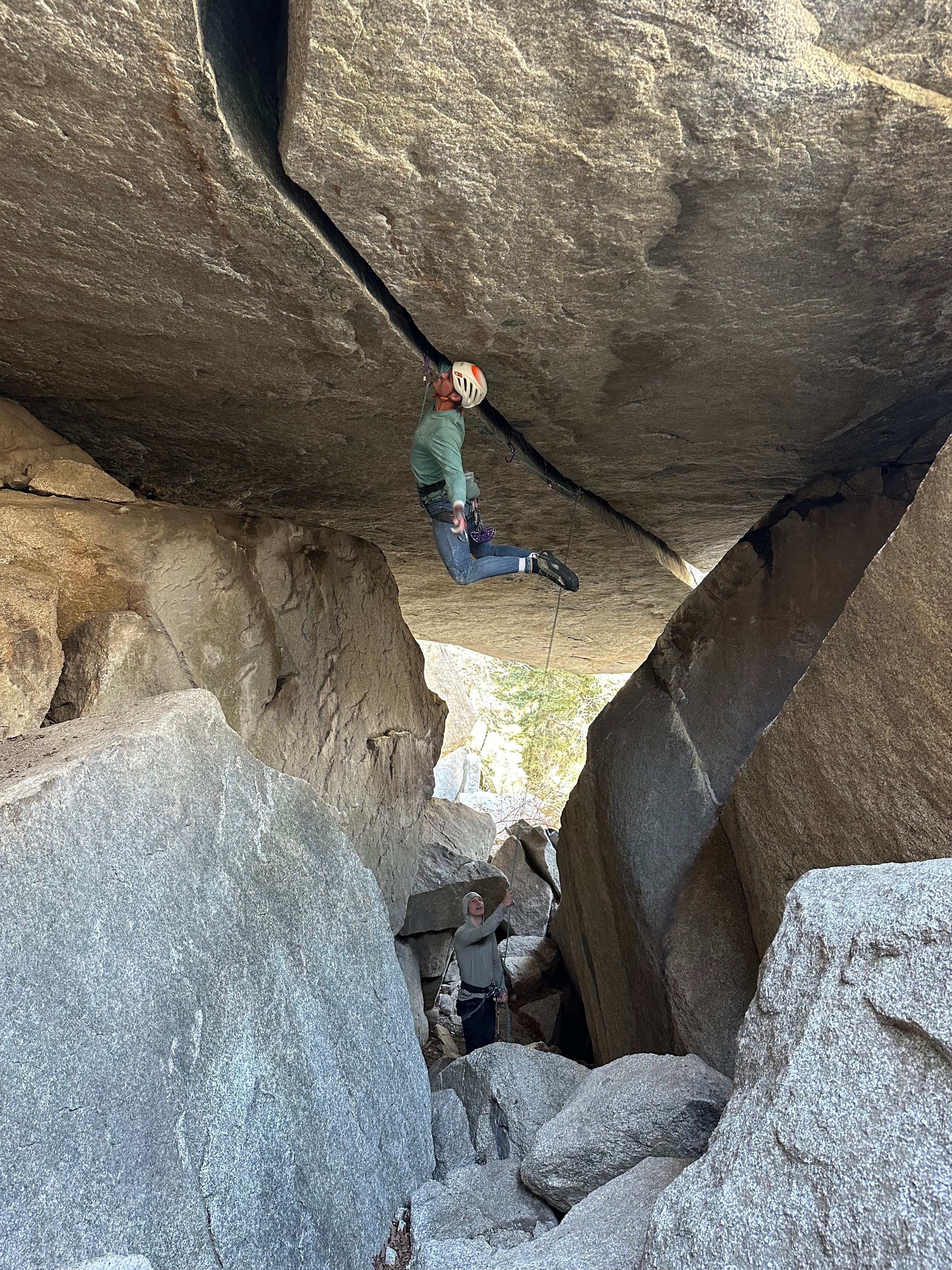 I struggled to even move on this crack, but hey I can hang from one arm!